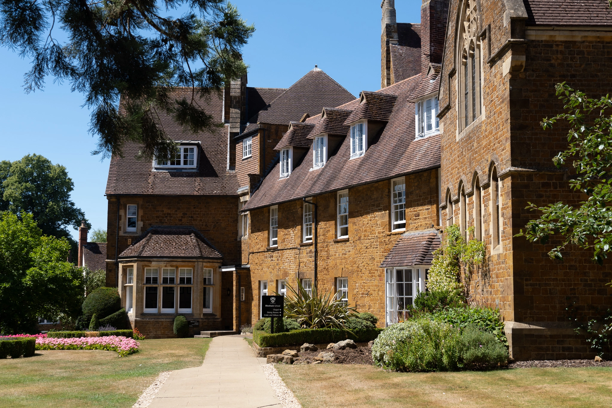 Bloxham-School-estudiar-ingles-en-el-extranjero-british-summer-c2.webp