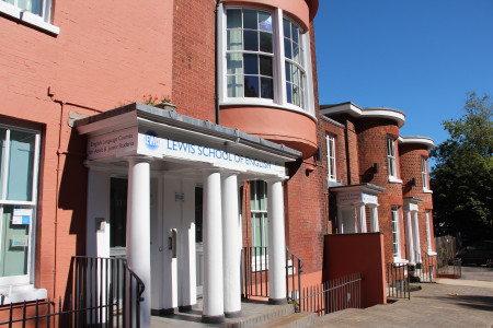 centre-3-lewis-school-of-english.jpg