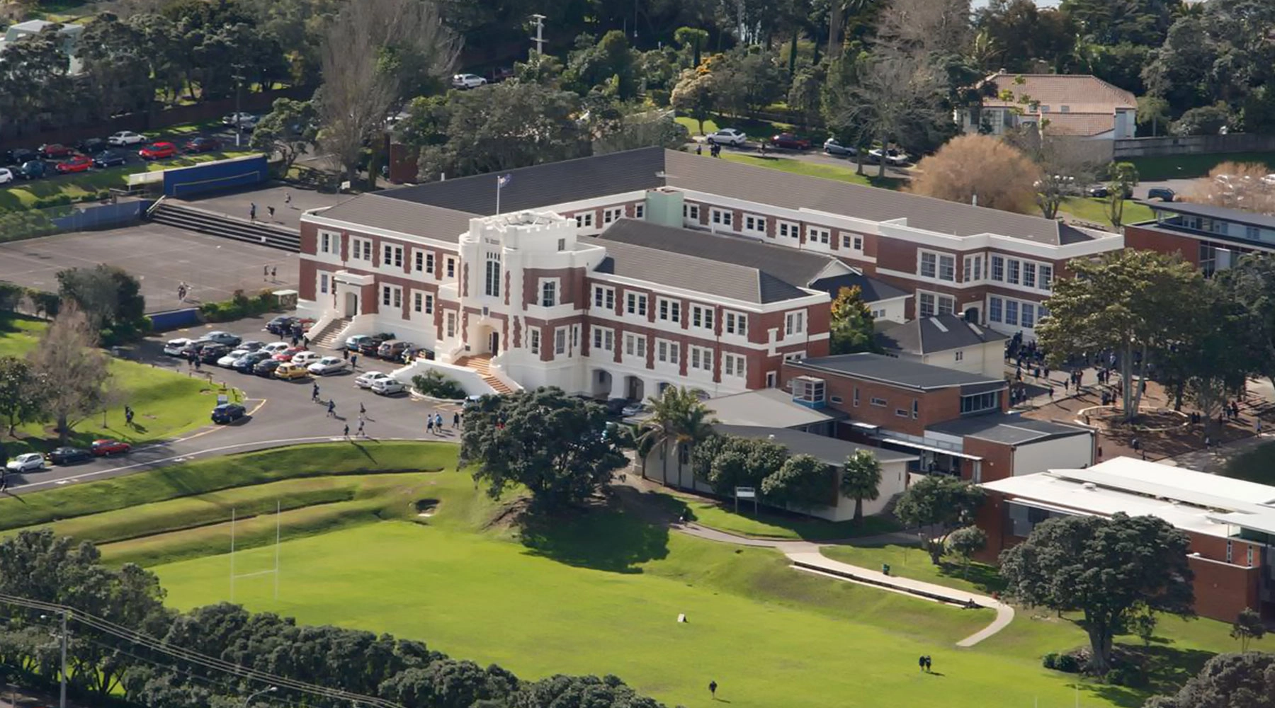 Varias-escuelas-en-Auckland-ano-escolar-en-el-extranjero-british-summer-c4.webp