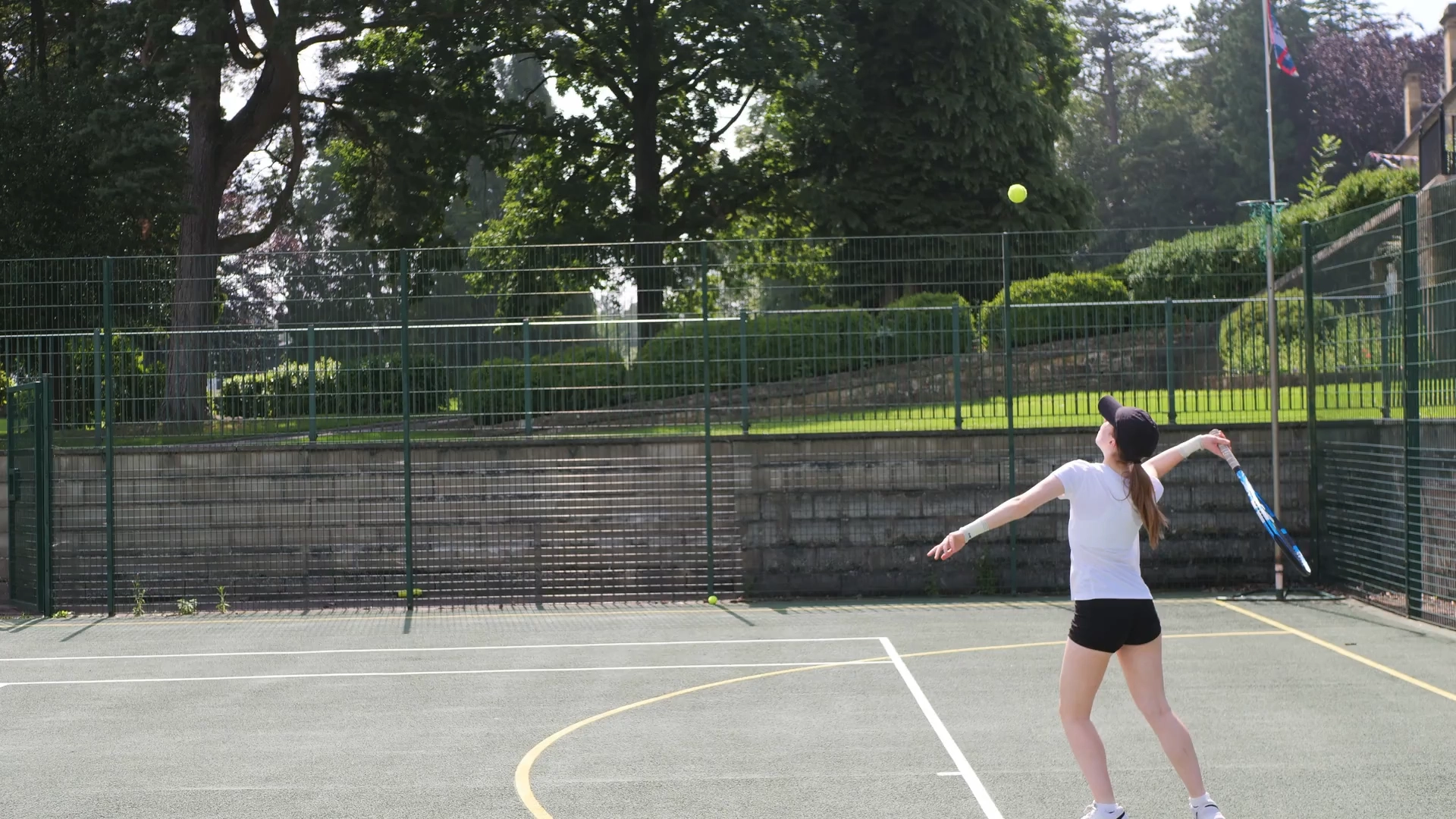 curso-de-ingles-y-tenis-estudiar-ingles-en-el-extranjero-british-summer-cu12.webp