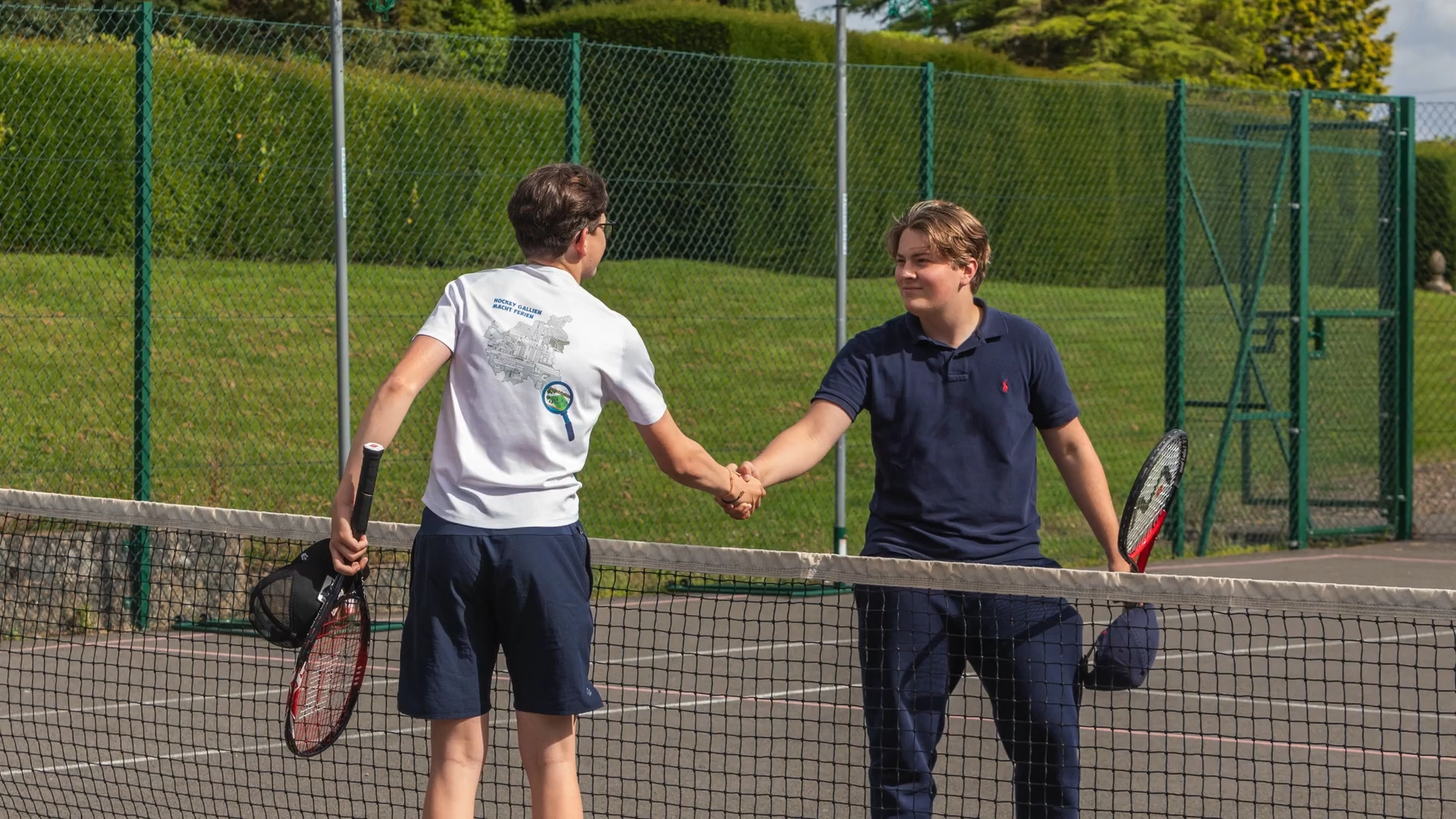 curso-de-ingles-y-tenis-estudiar-ingles-en-el-extranjero-british-summer-cu5.webp