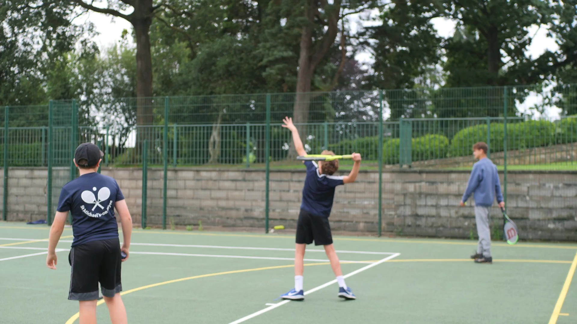 curso-de-ingles-y-tenis-estudiar-ingles-en-el-extranjero-british-summer-cu6.webp