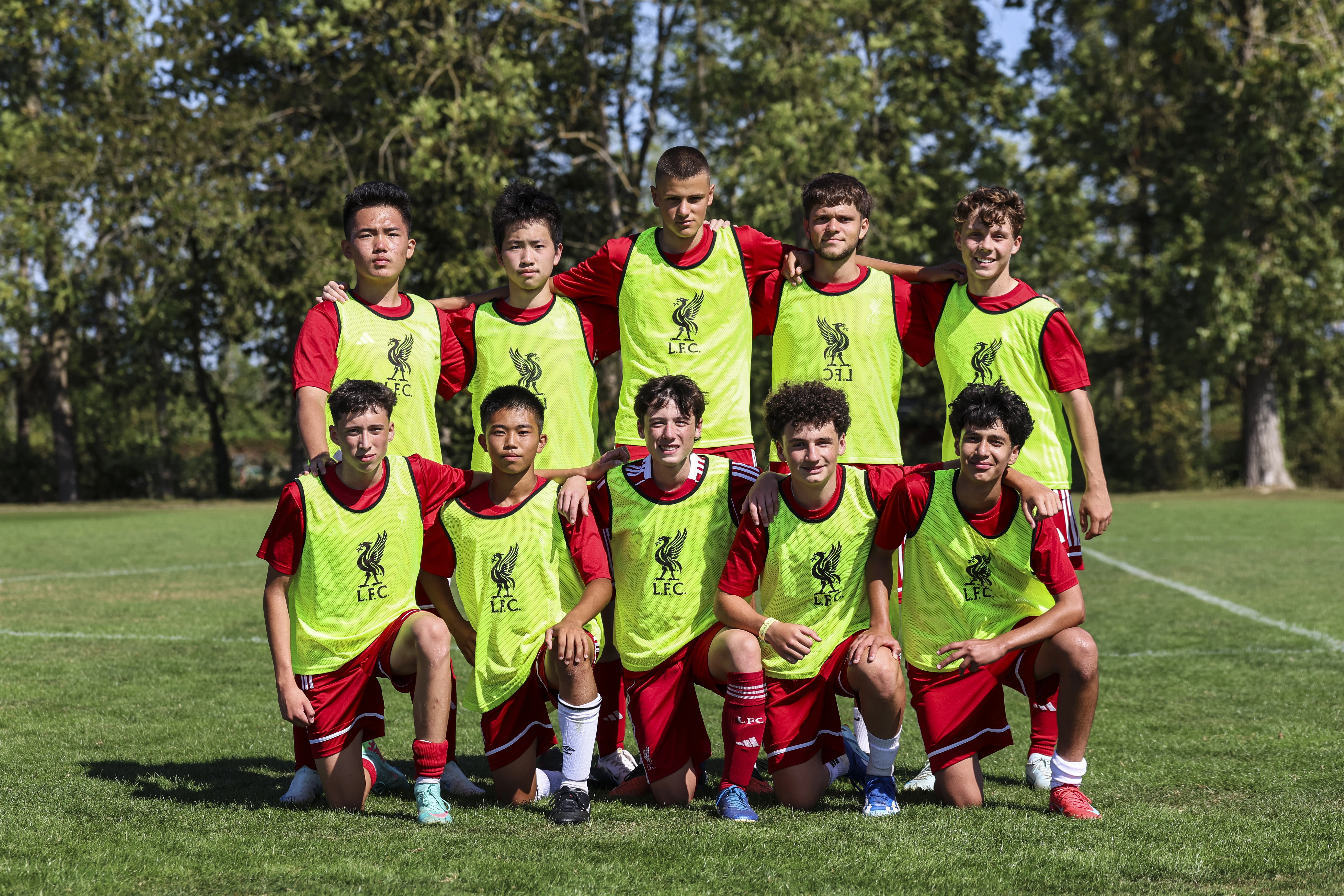 liverpool-fc-football-performance-camps-13-17-yo-estudiar-ingles-en-el-extranjero-study-fuera-cu1.webp
